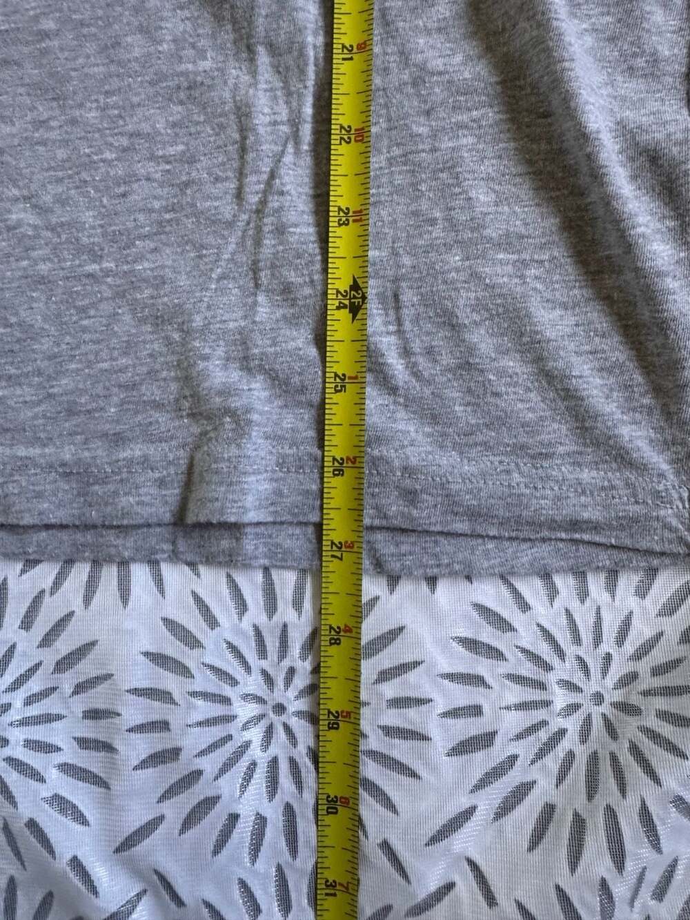Guess Los Angeles T-Shirt Grey Men’s Large Used - Picture 4 of 5
